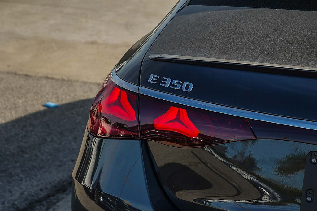 Thumbnail: 2026 Mercedes-Benz E-Class - 17