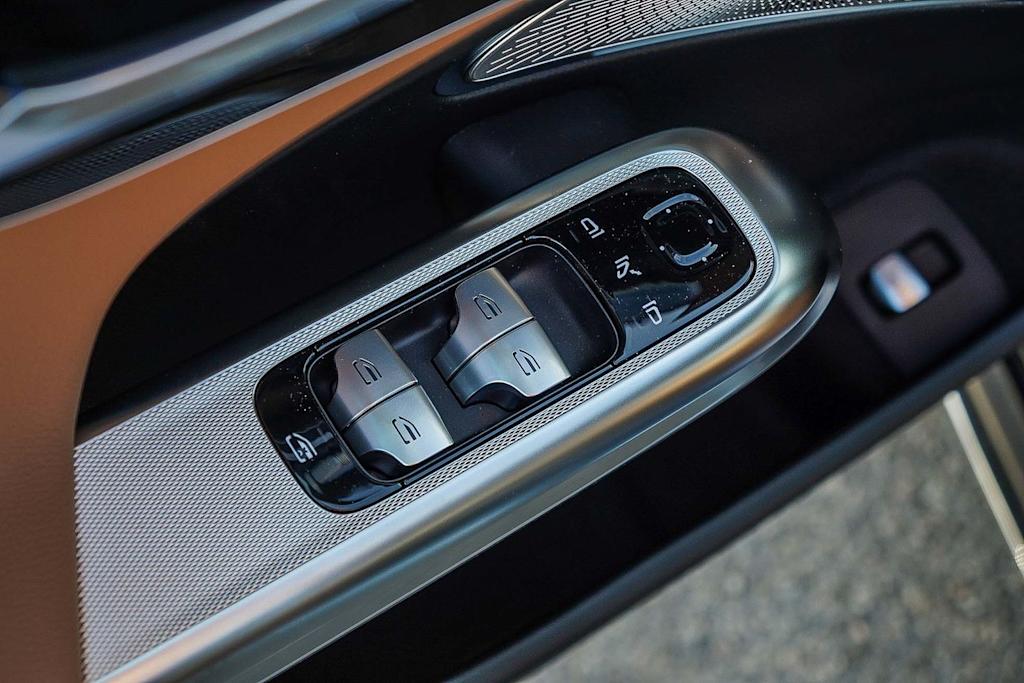 Thumbnail: 2026 Mercedes-Benz E-Class - 25