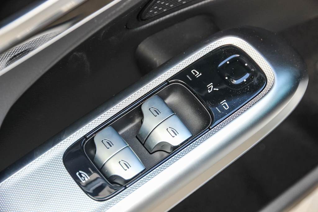 Thumbnail: 2026 Mercedes-Benz E-Class - 23