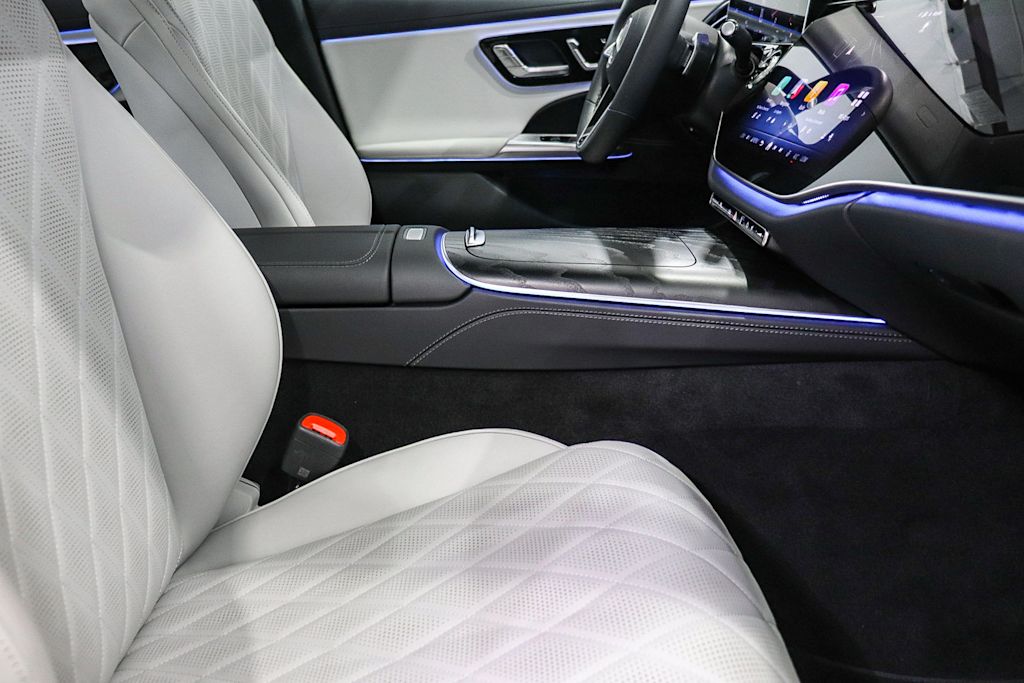 Thumbnail: 2026 Mercedes-Benz E-Class - 9
