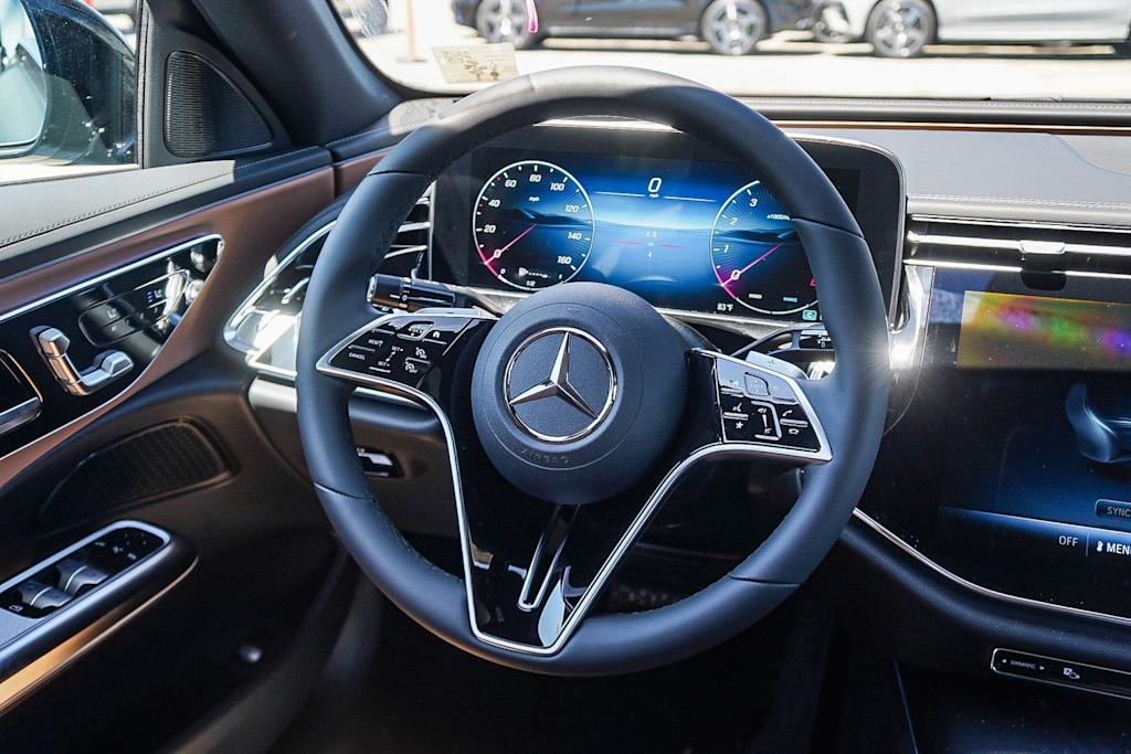 Thumbnail: 2026 Mercedes-Benz E-Class - 9