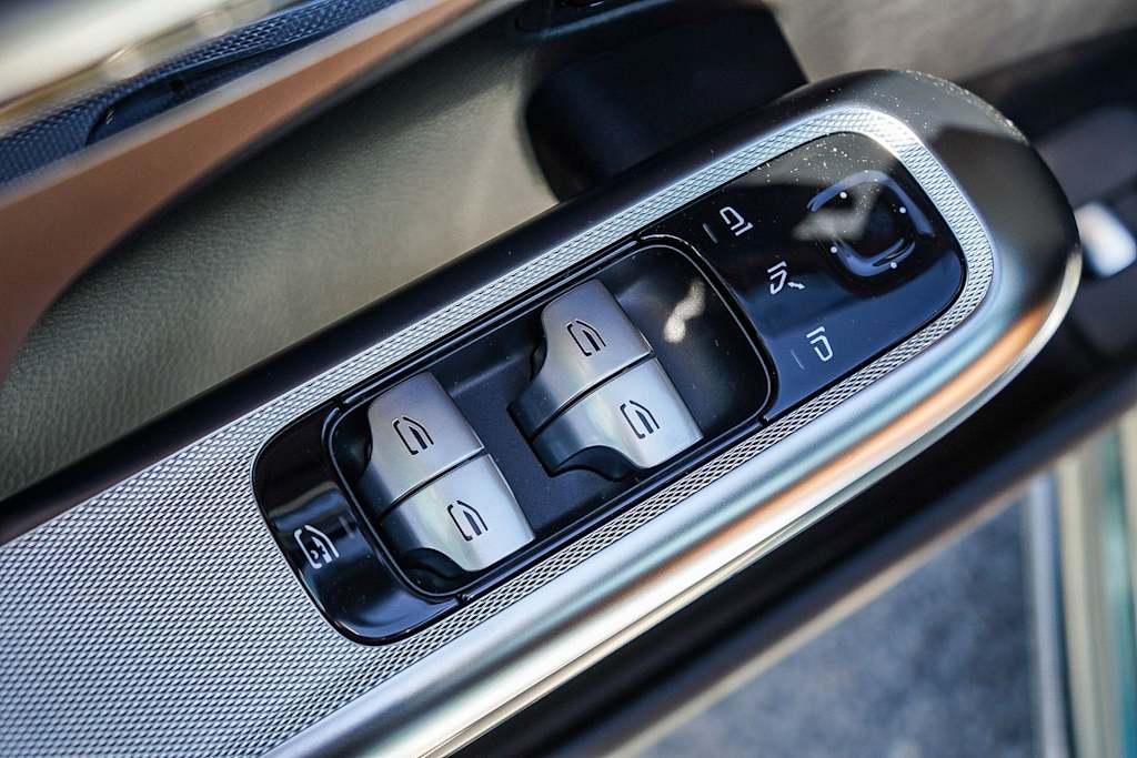 Thumbnail: 2026 Mercedes-Benz E-Class - 23