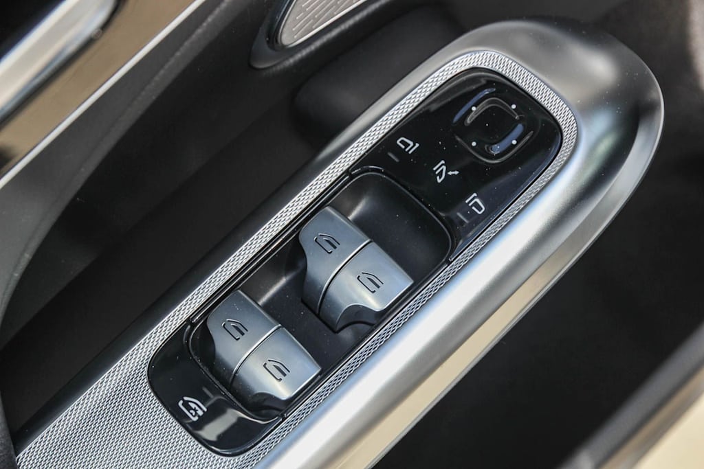 Thumbnail: 2026 Mercedes-Benz E-Class - 24