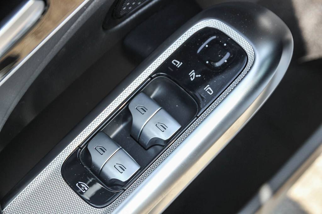 Thumbnail: 2026 Mercedes-Benz E-Class - 22