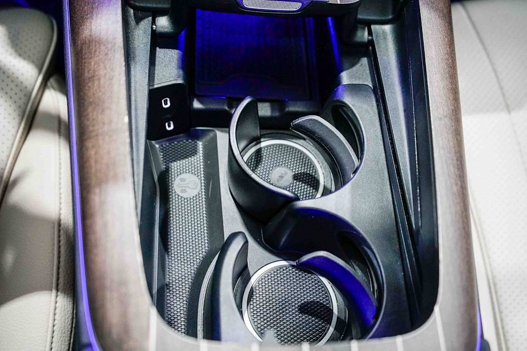 Thumbnail: 2025 Mercedes-Benz E-Class - 26