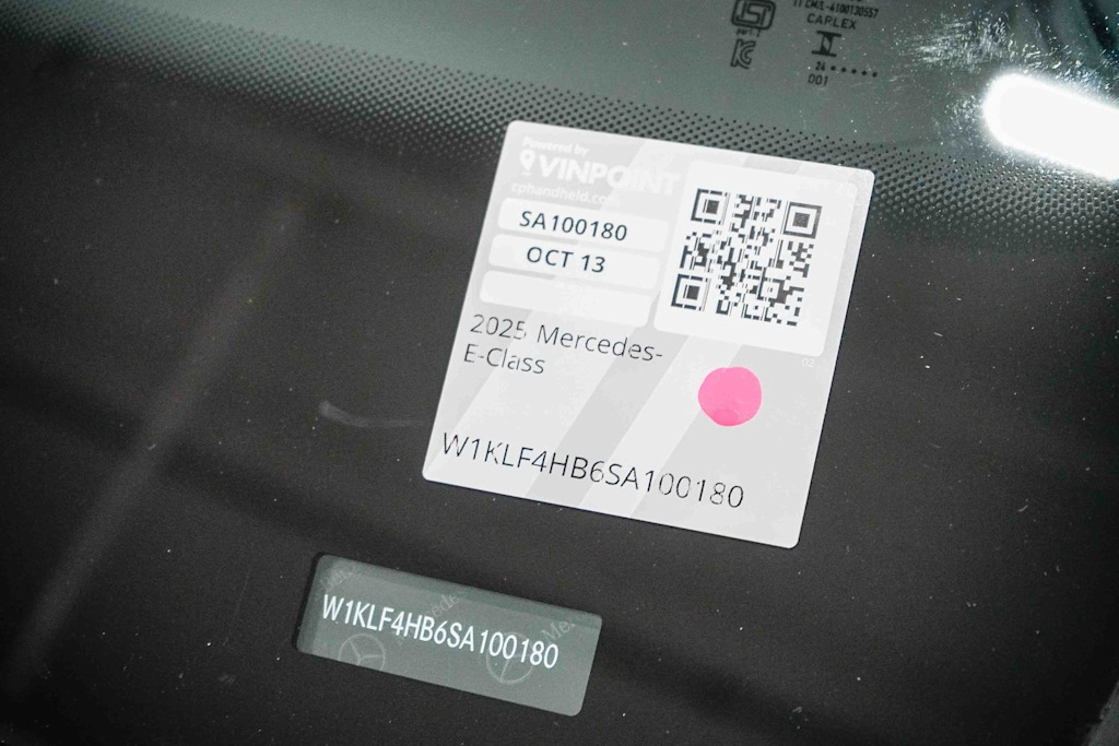 Thumbnail: 2025 Mercedes-Benz E-Class - 16