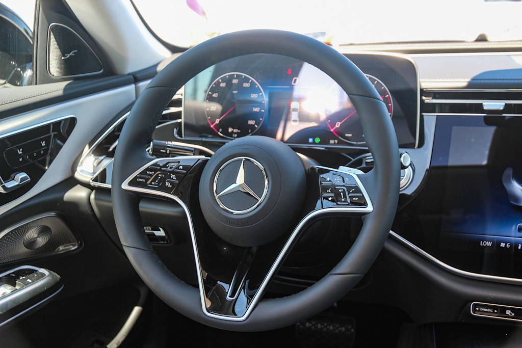 Thumbnail: 2026 Mercedes-Benz E-Class - 9