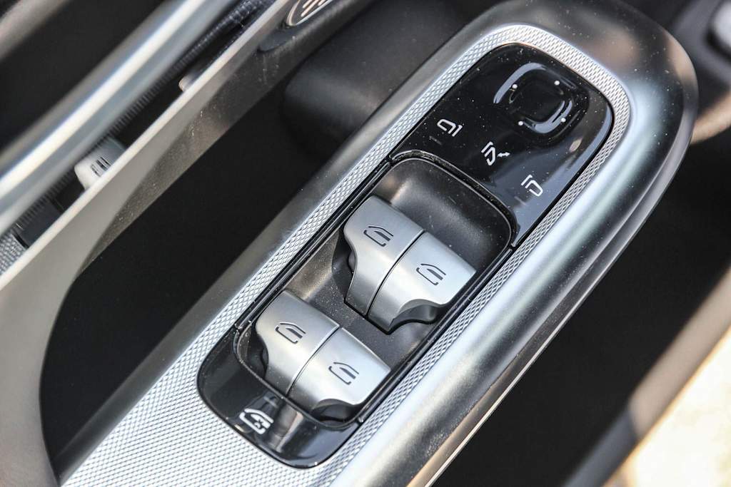 Thumbnail: 2026 Mercedes-Benz E-Class - 22