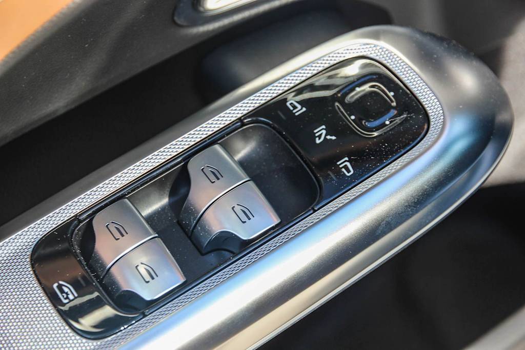 Thumbnail: 2026 Mercedes-Benz E-Class - 23