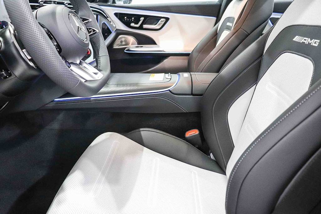 Thumbnail: 2026 Mercedes-Benz E-Class - 11