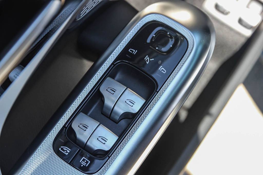 Thumbnail: 2026 Mercedes-Benz E-Class - 22