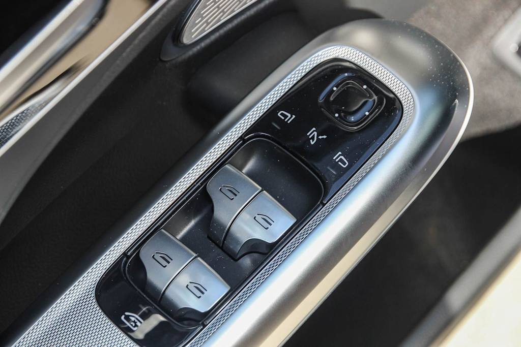 Thumbnail: 2026 Mercedes-Benz E-Class - 23
