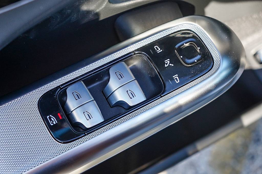 Thumbnail: 2026 Mercedes-Benz E-Class - 25