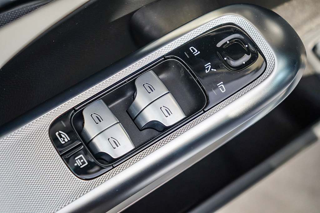 Thumbnail: 2026 Mercedes-Benz E-Class - 25