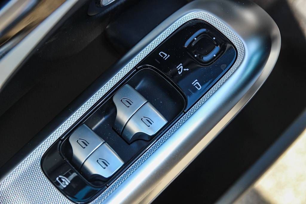 Thumbnail: 2026 Mercedes-Benz E-Class - 23