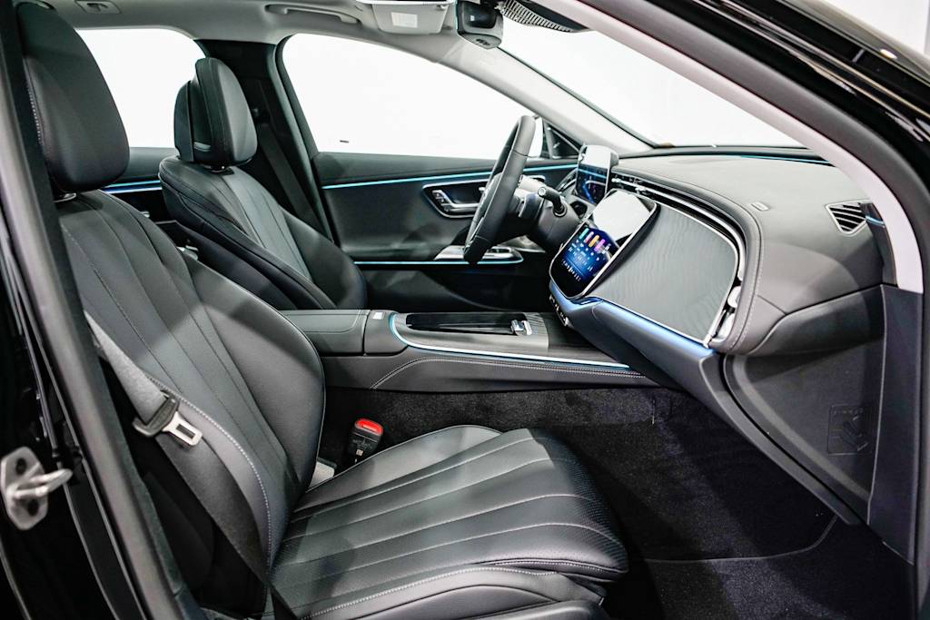 Thumbnail: 2025 Mercedes-Benz E-Class - 11