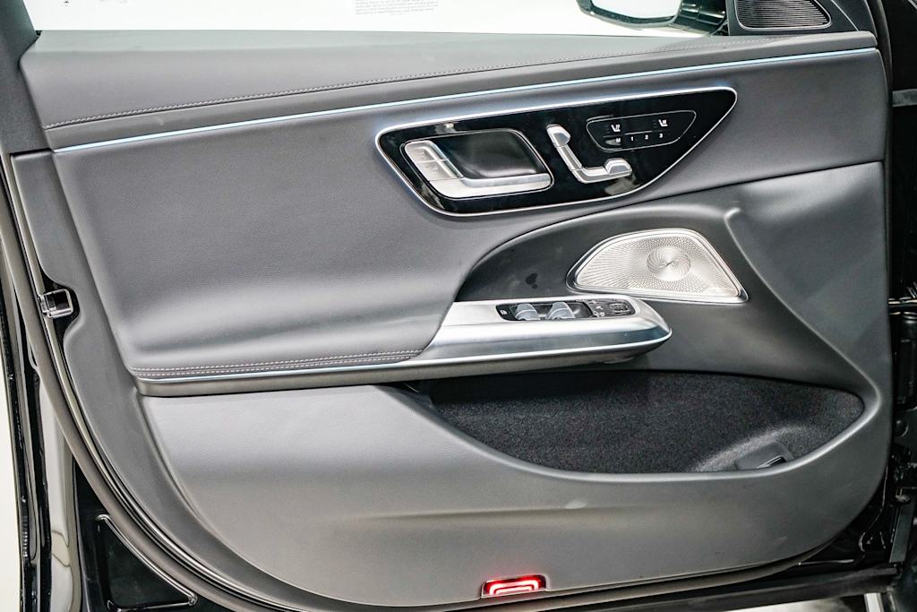 Thumbnail: 2025 Mercedes-Benz E-Class - 26