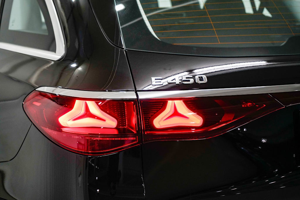 Thumbnail: 2025 Mercedes-Benz E-Class - 7