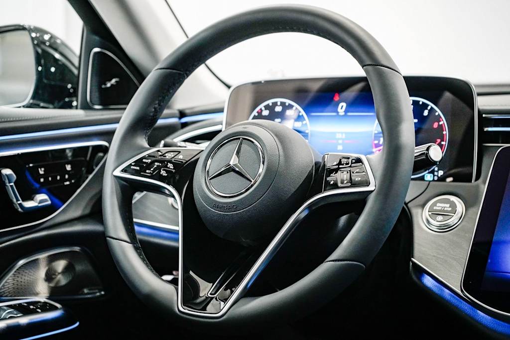 Thumbnail: 2025 Mercedes-Benz E-Class - 10