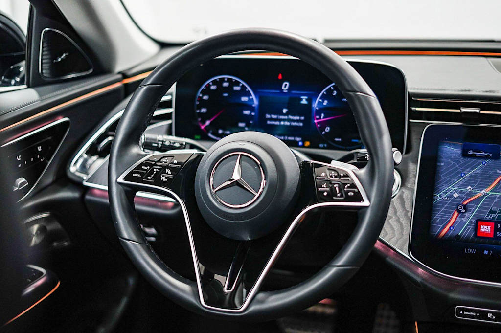 Thumbnail: 2025 Mercedes-Benz E-Class - 9