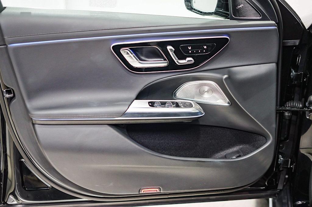 Thumbnail: 2025 Mercedes-Benz E-Class - 24