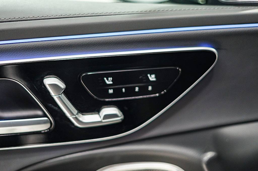 Thumbnail: 2025 Mercedes-Benz E-Class - 25