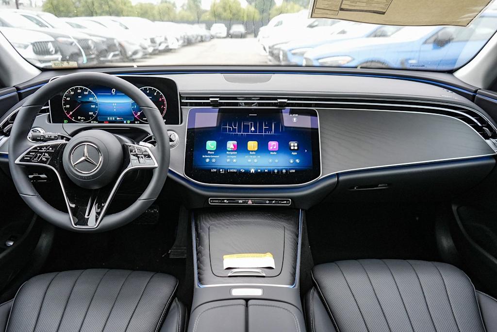 Thumbnail: 2025 Mercedes-Benz E-Class - 2