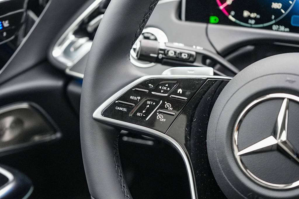 Thumbnail: 2025 Mercedes-Benz E-Class - 25
