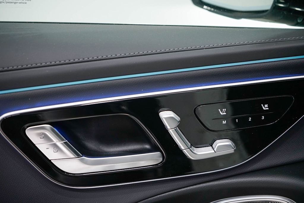 Thumbnail: 2025 Mercedes-Benz E-Class - 26