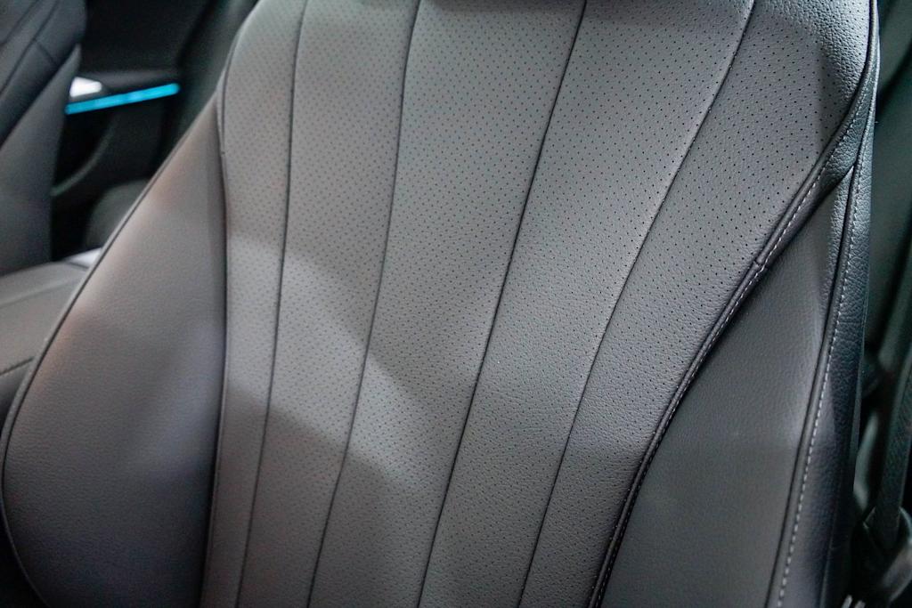 Thumbnail: 2025 Mercedes-Benz E-Class - 30