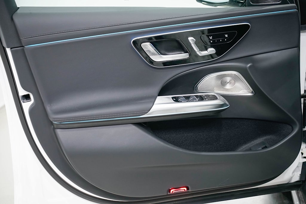 Thumbnail: 2025 Mercedes-Benz E-Class - 25