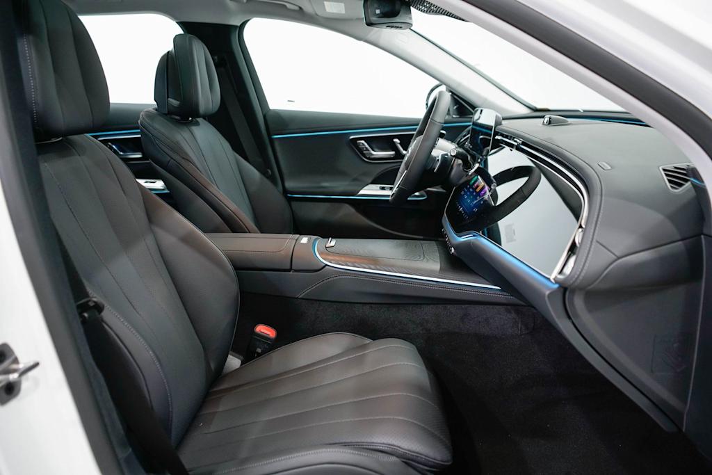 Thumbnail: 2025 Mercedes-Benz E-Class - 11