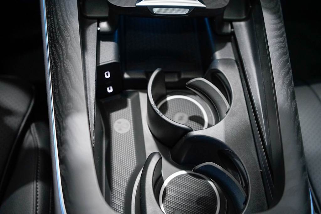 Thumbnail: 2025 Mercedes-Benz E-Class - 27