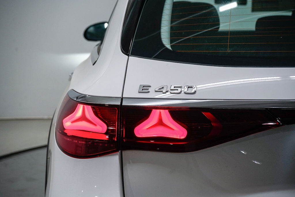 Thumbnail: 2025 Mercedes-Benz E-Class - 7