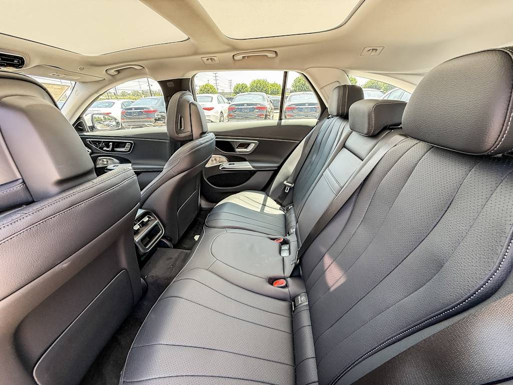 Thumbnail: 2025 Mercedes-Benz E-Class - 47