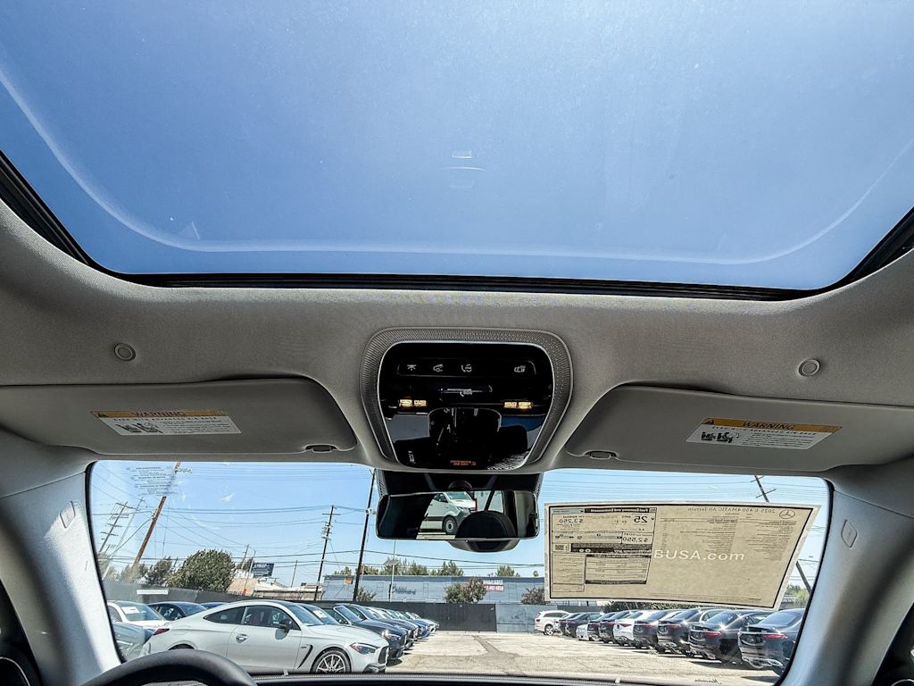 Thumbnail: 2025 Mercedes-Benz E-Class - 45