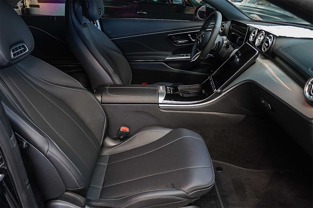 Thumbnail: 2025 Mercedes-Benz CLE - 10