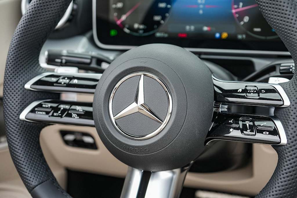 Thumbnail: 2025 Mercedes-Benz CLE - 35