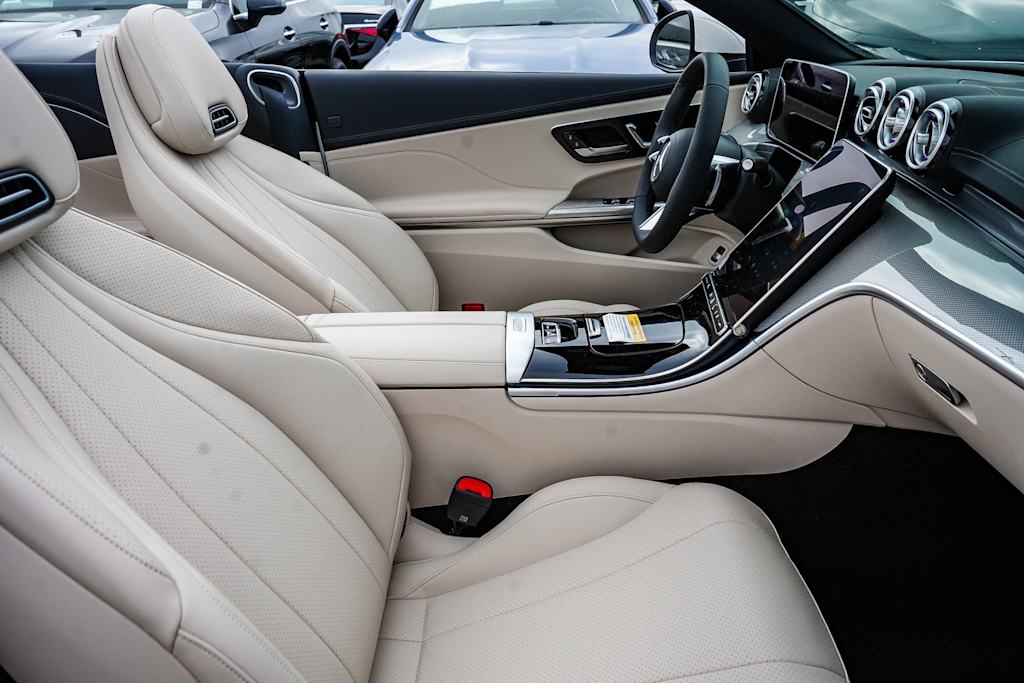 Thumbnail: 2025 Mercedes-Benz CLE - 10