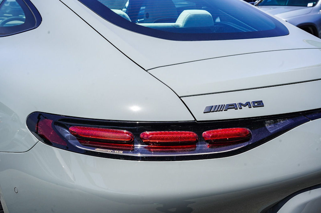 Thumbnail: 2026 Mercedes-Benz AMG GT - 15