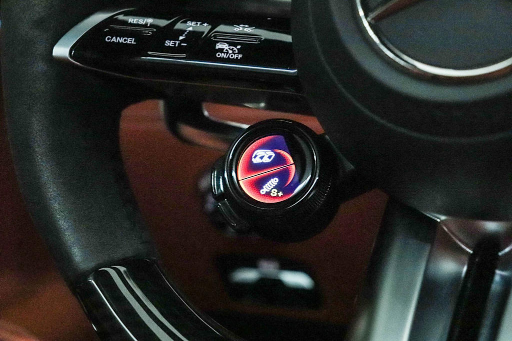 Thumbnail: 2024 Mercedes-Benz AMG GT - 24