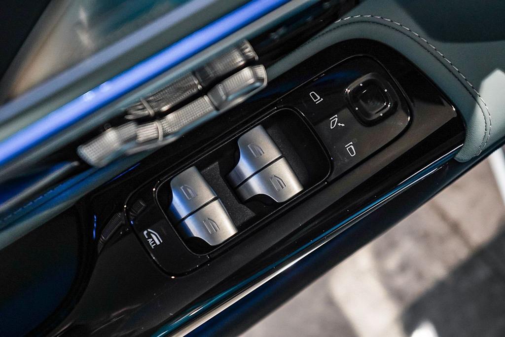 Thumbnail: 2025 Mercedes-Benz SL-Class - 23