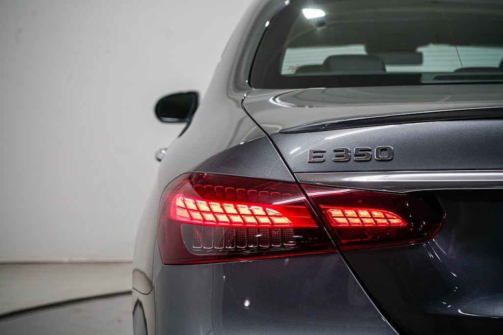 Thumbnail: 2022 Mercedes-Benz E-Class - 17