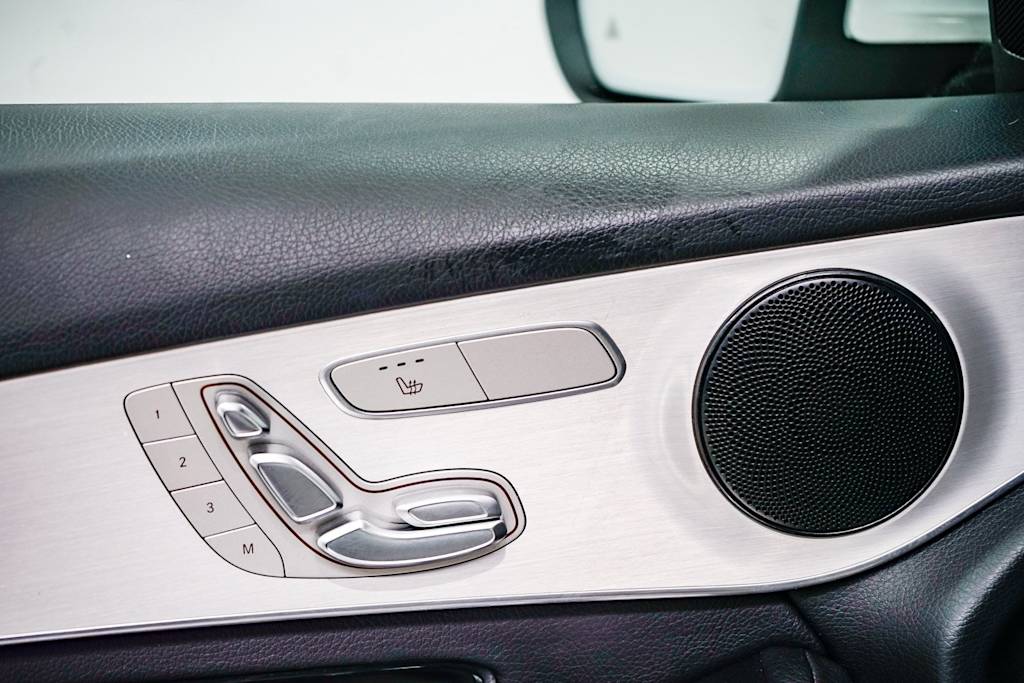 Thumbnail: 2022 Mercedes-Benz GLC - 21