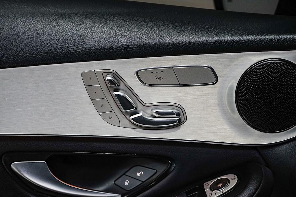 Thumbnail: 2022 Mercedes-Benz GLC - 25