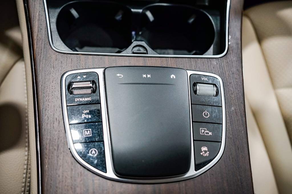 Thumbnail: 2022 Mercedes-Benz GLC - 26