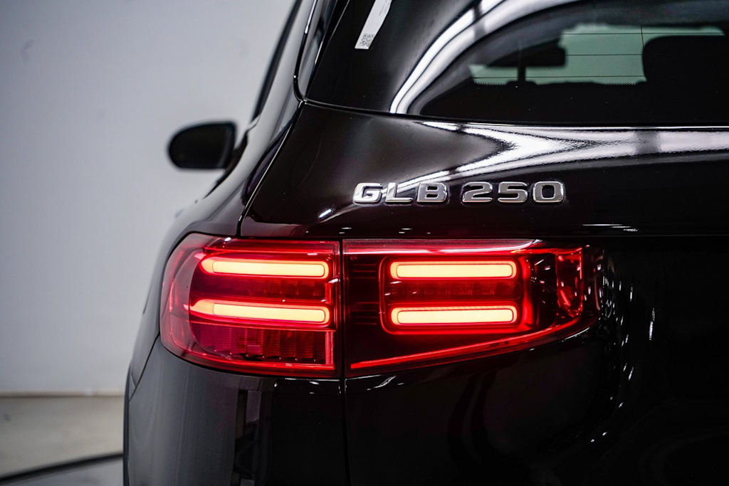 Thumbnail: 2025 Mercedes-Benz GLB - 19