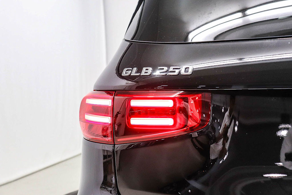 Thumbnail: 2026 Mercedes-Benz GLB - 6