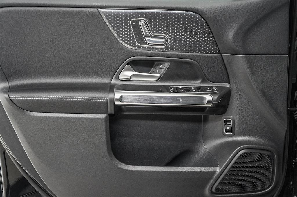 Thumbnail: 2025 Mercedes-Benz GLB - 24