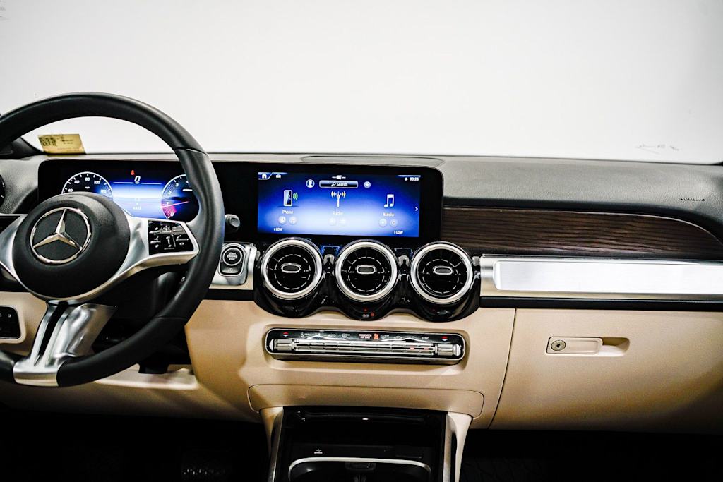 Thumbnail: 2026 Mercedes-Benz GLB - 8